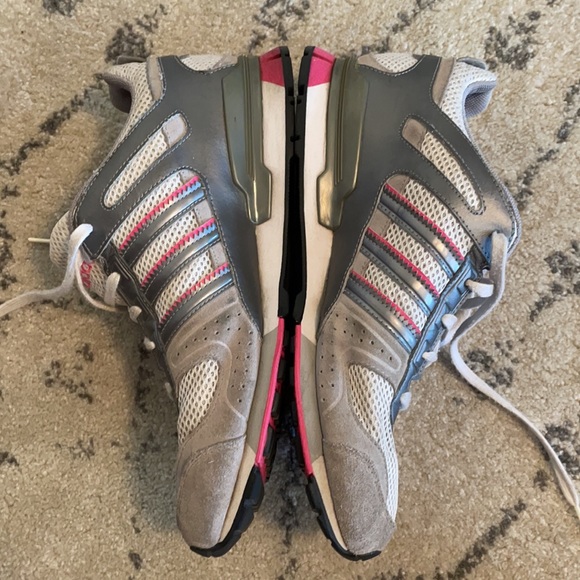 Adidas women’s walking shoe - Picture 3 of 8